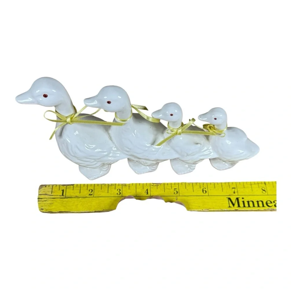 Dept.‎ 56 Duck Family Figurine